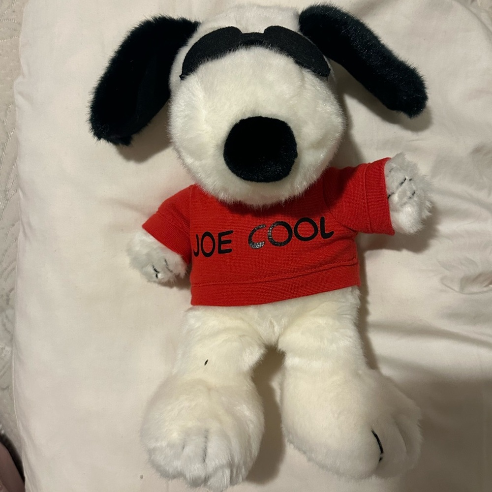 peanuts snoopy joe cool plushie
